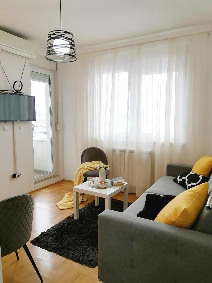 Apartman Mia Sremska Mitrovica Exterior photo